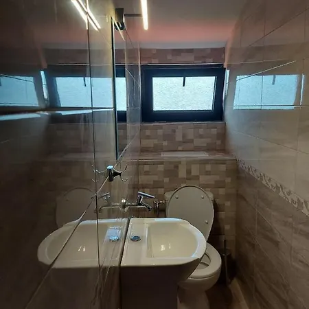 Guest house House - попниколови