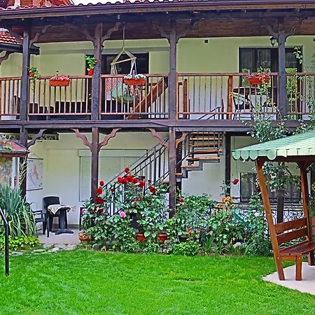 House - попниколови * Sapareva Banya