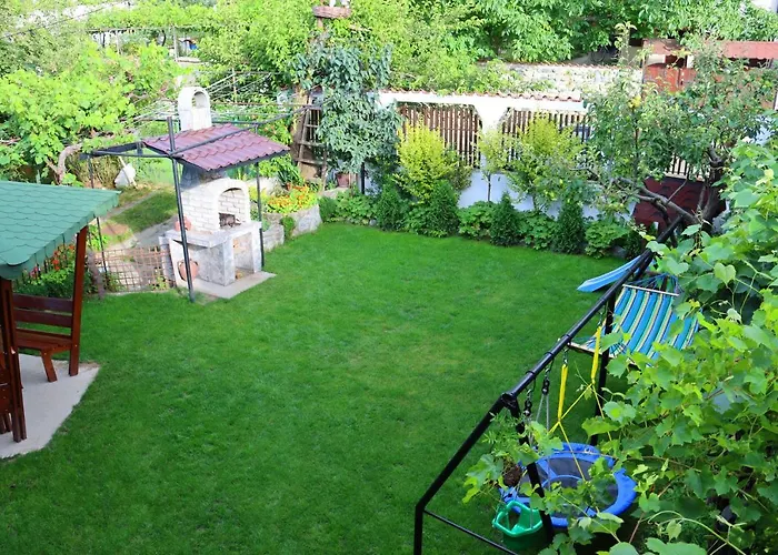 House - попниколови Penzion