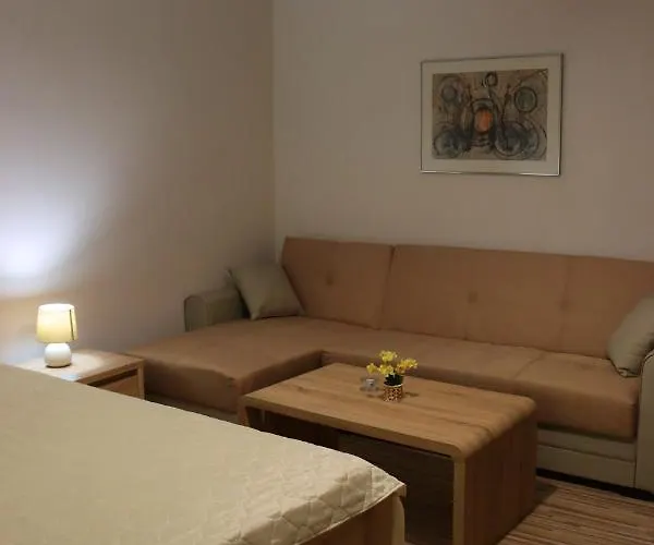 House - попниколови Penzion *